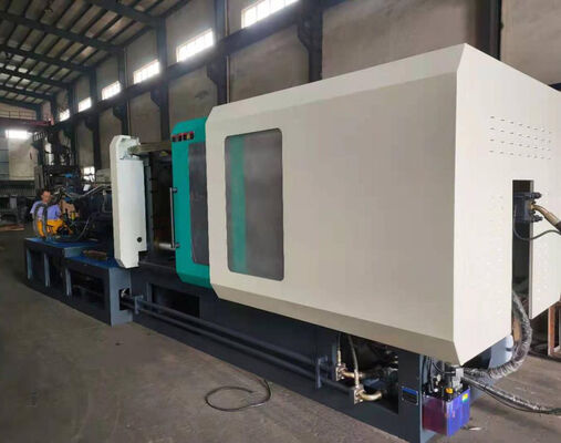 Vorm sluiting slag 450mm Hydraulische injectie gietmachine met Min vormhoogte 100 tot 300 mm en warmtevermogen 17,25kw Productie van kunststof onderdelen